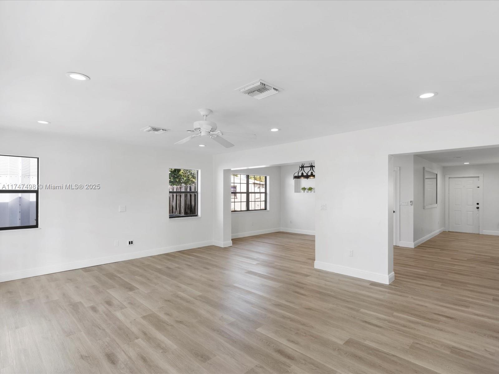 8 SW 11th St
