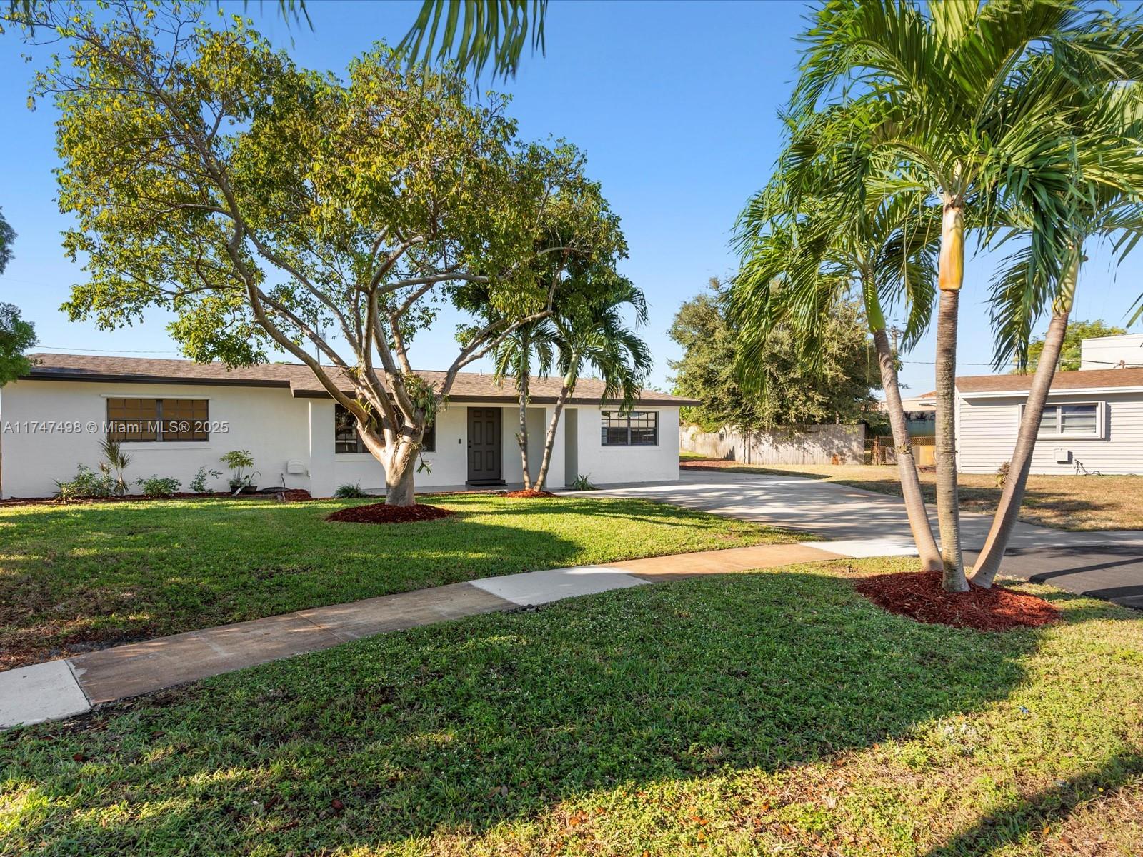 8 SW 11th St