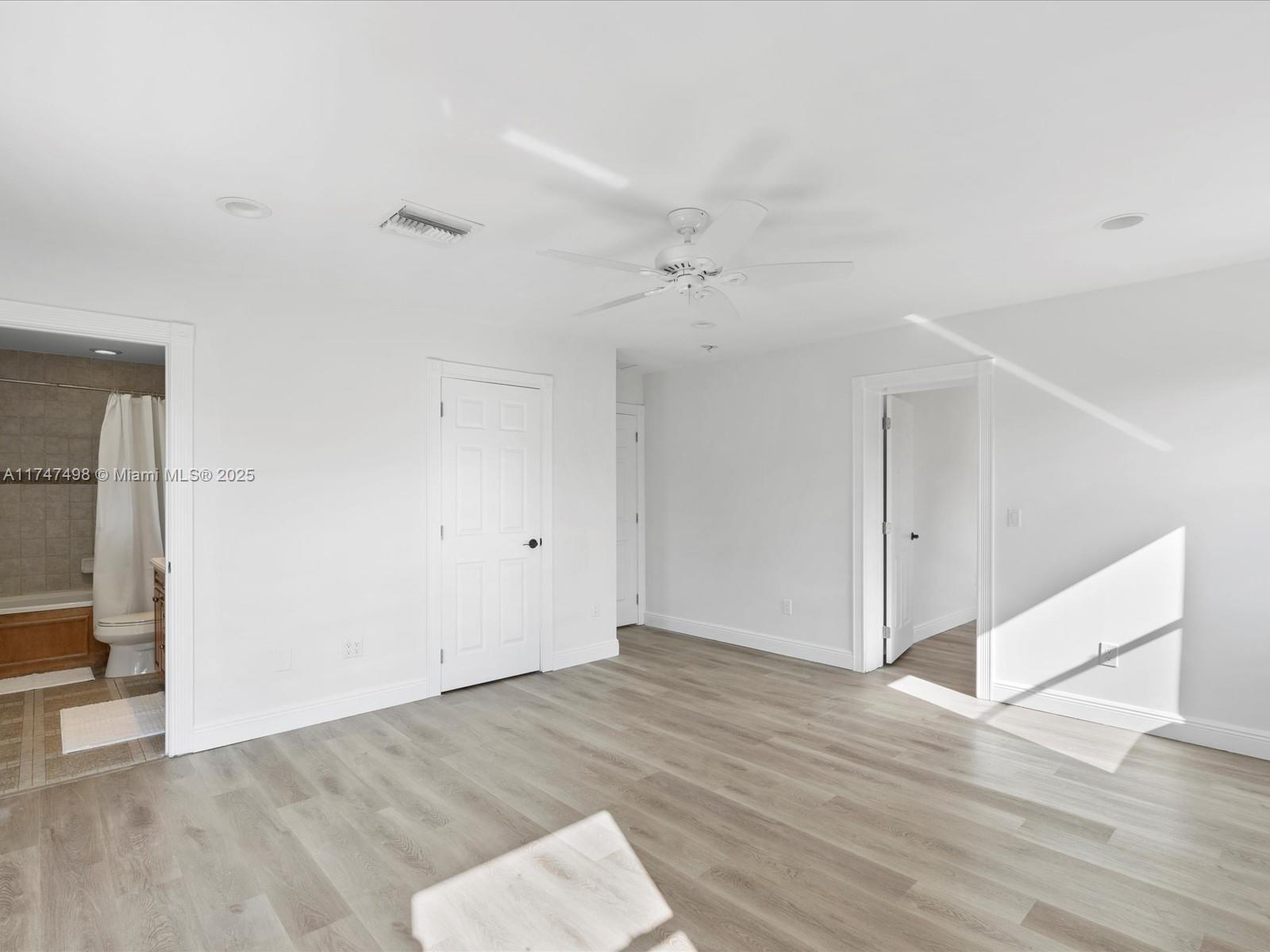 8 SW 11th St