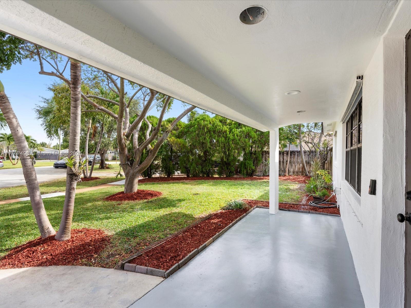 8 SW 11th St