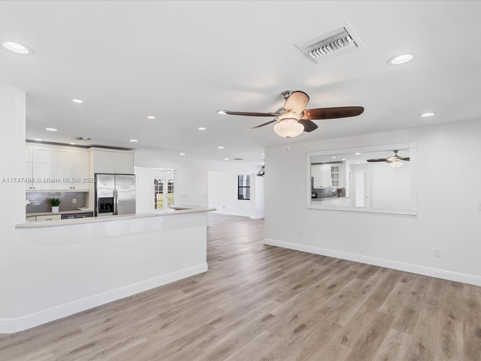8 SW 11th St