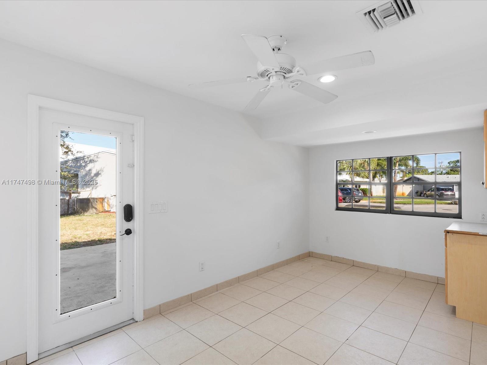 8 SW 11th St