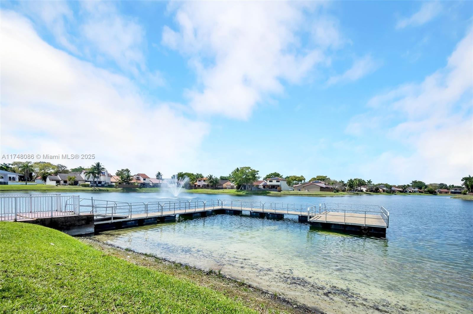 18224 Mediterranean Blvd # 17, Hialeah Unit: 5-17