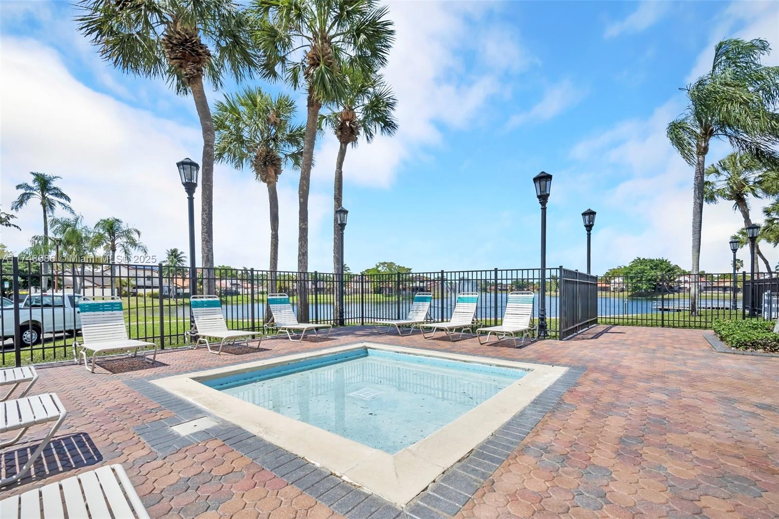 18224 Mediterranean Blvd # 17, Hialeah Unit: 5-17