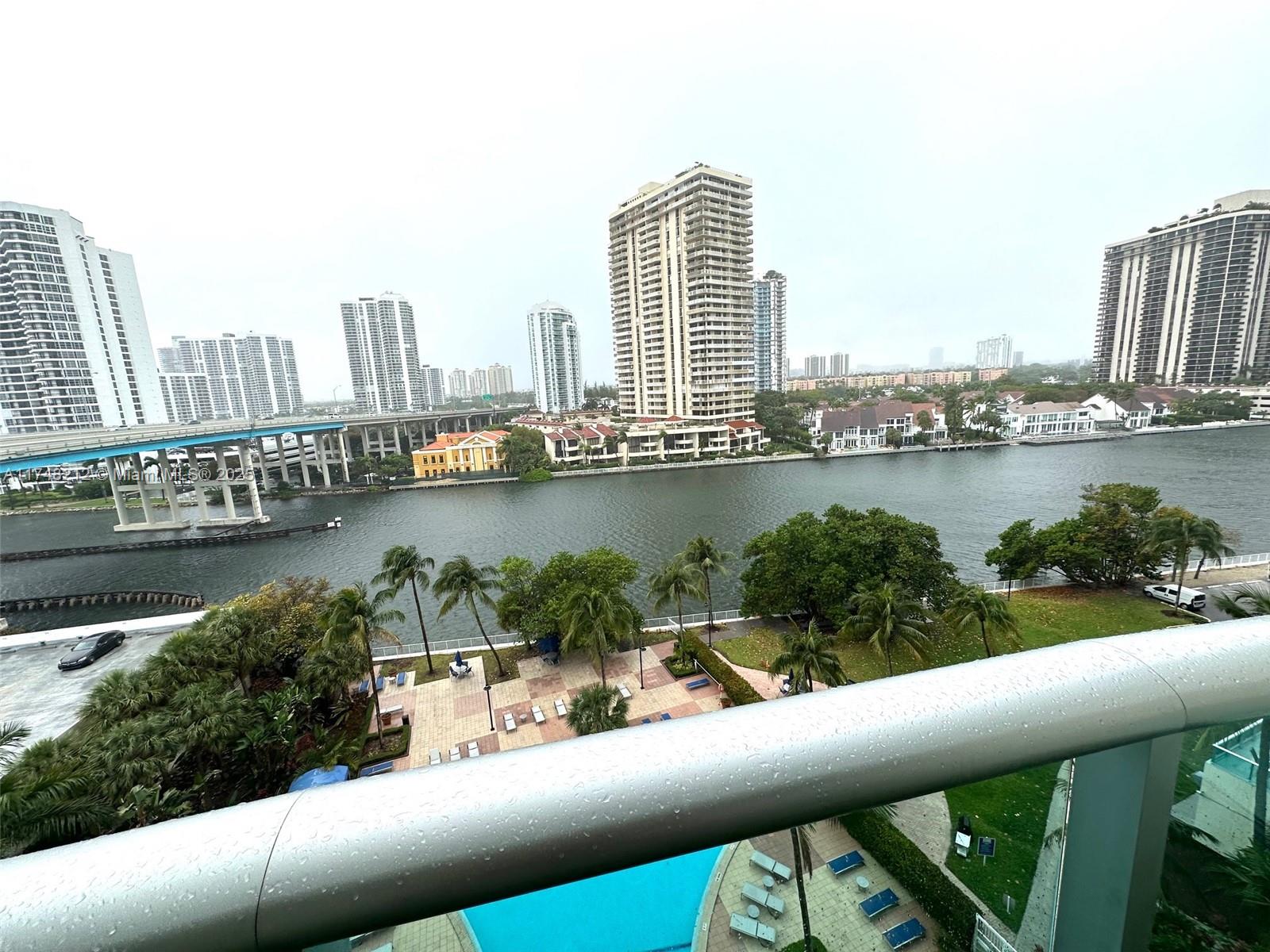 19390 Collins Ave # 905