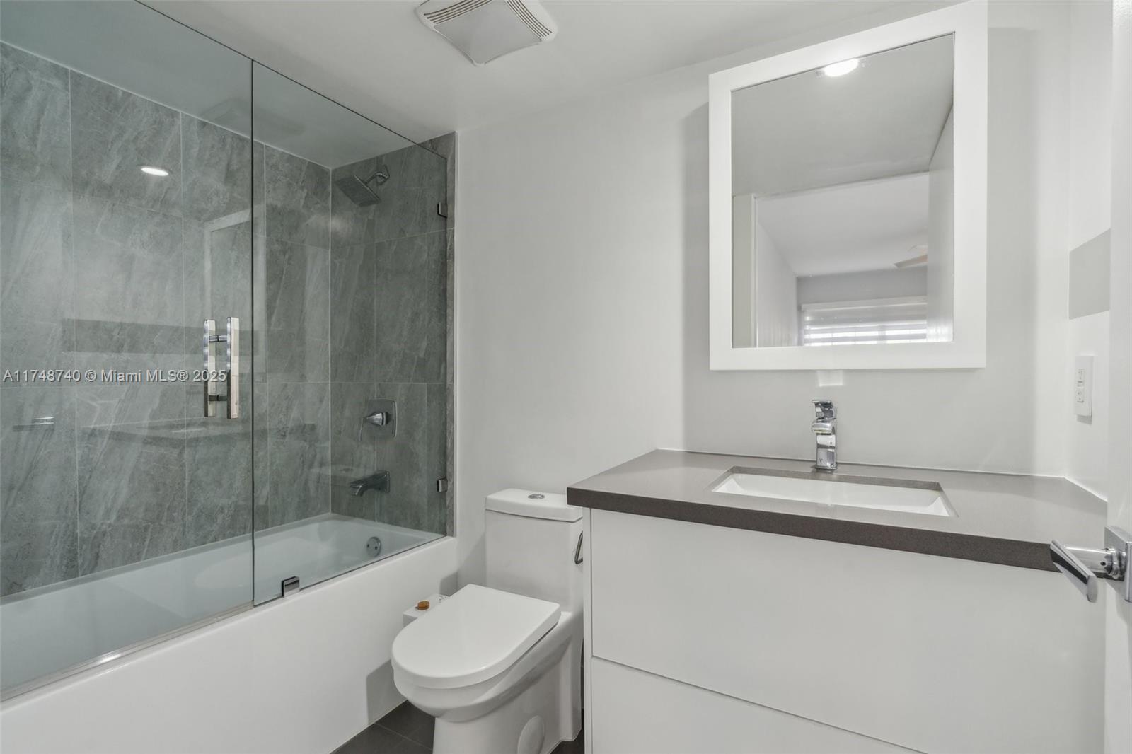 827 NE 199th St # 108