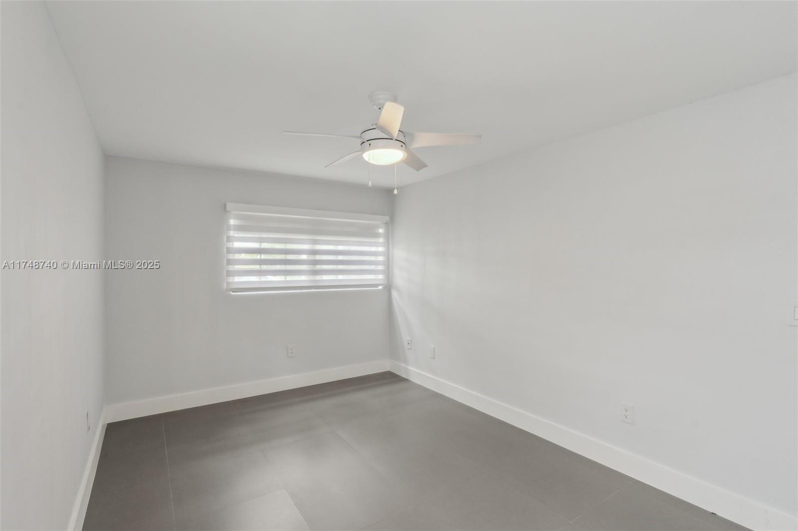 827 NE 199th St # 108