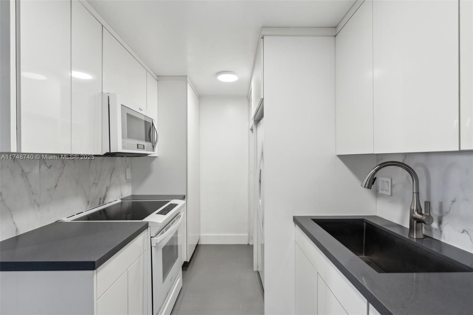 827 NE 199th St # 108