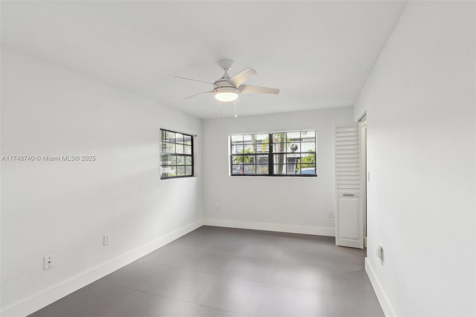 827 NE 199th St # 108