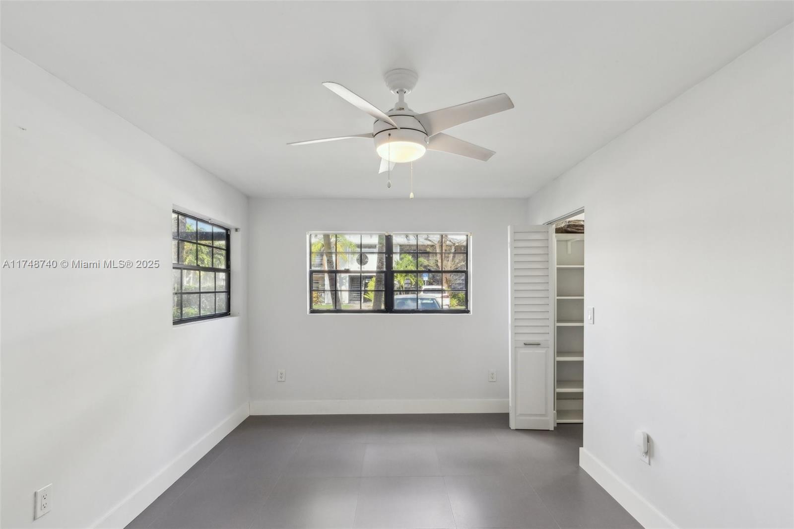 827 NE 199th St # 108