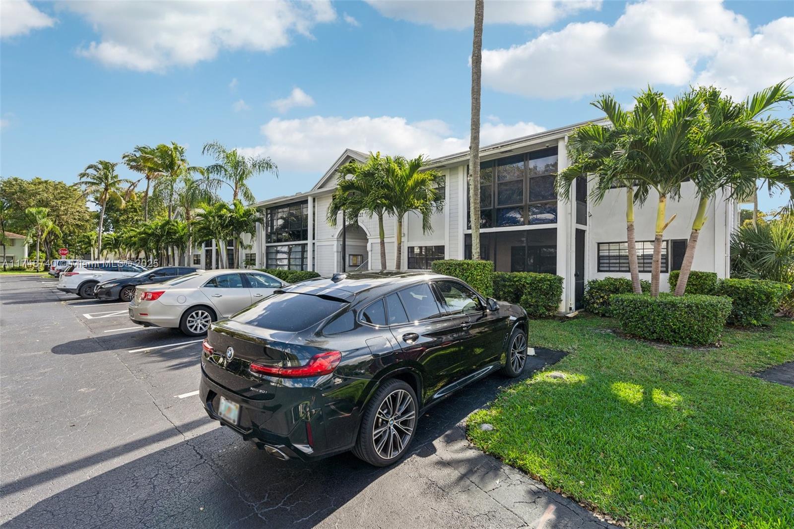 827 NE 199th St # 108