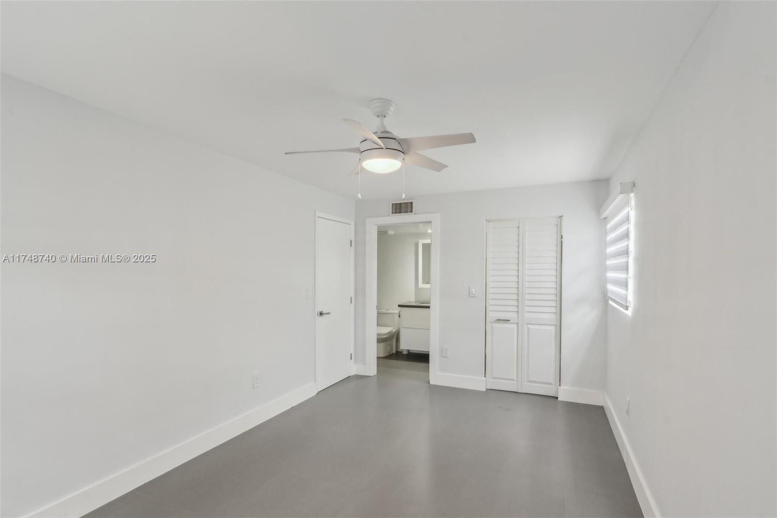 827 NE 199th St # 108