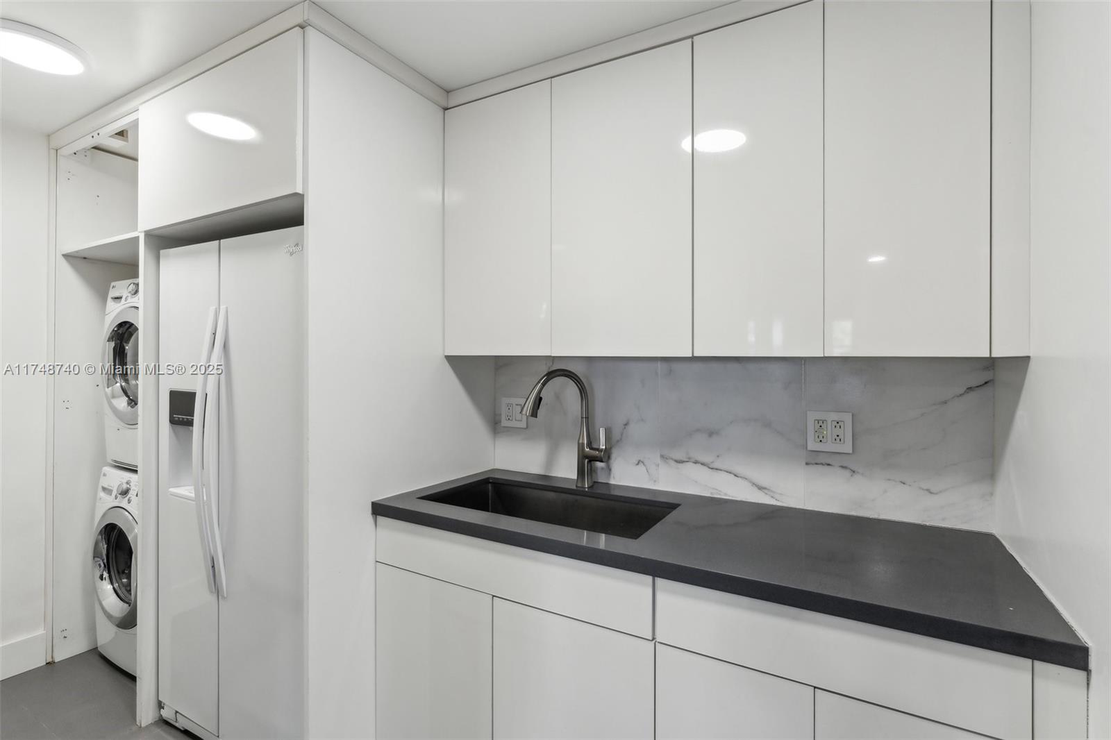 827 NE 199th St # 108