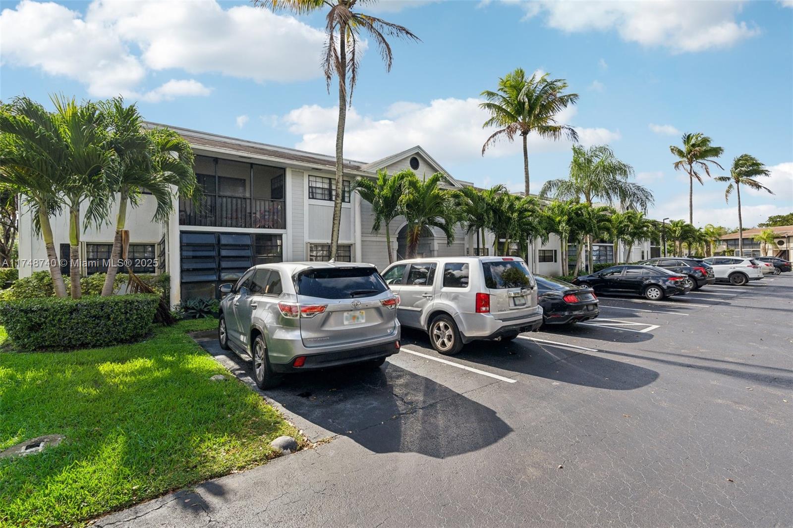 827 NE 199th St # 108