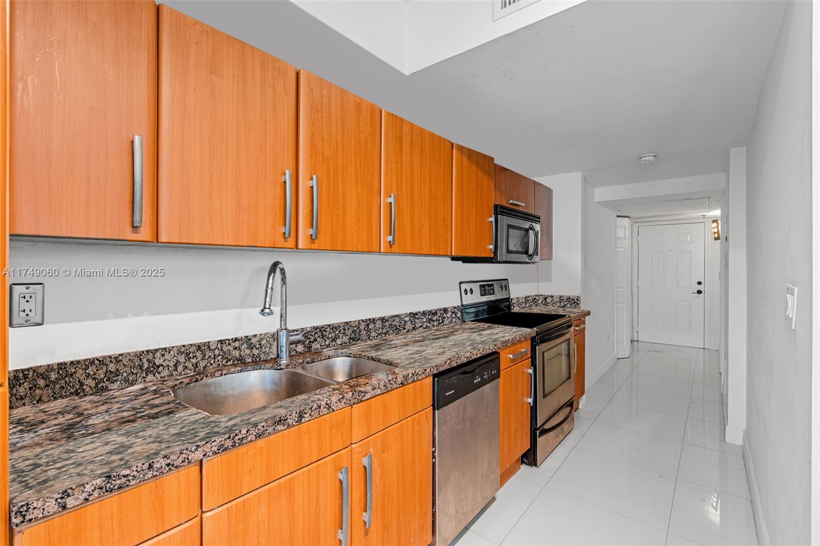 6362 Collins Ave # 402