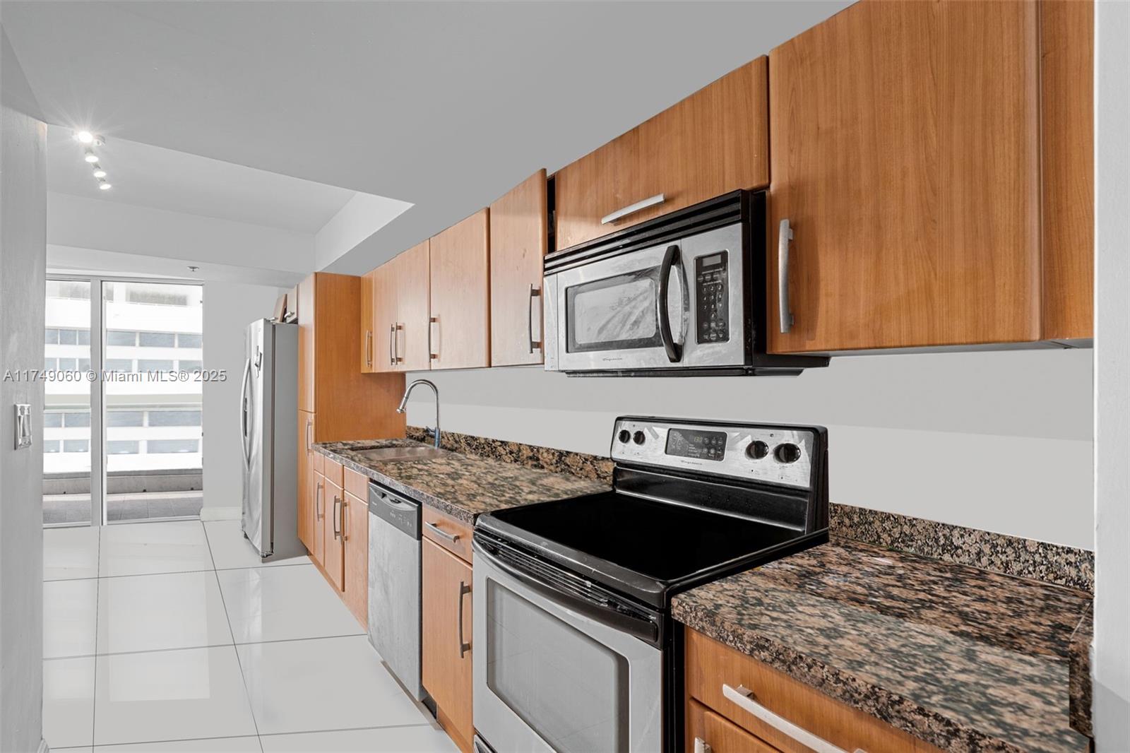 6362 Collins Ave # 402