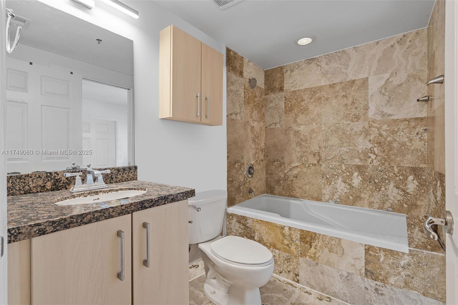 6362 Collins Ave # 402