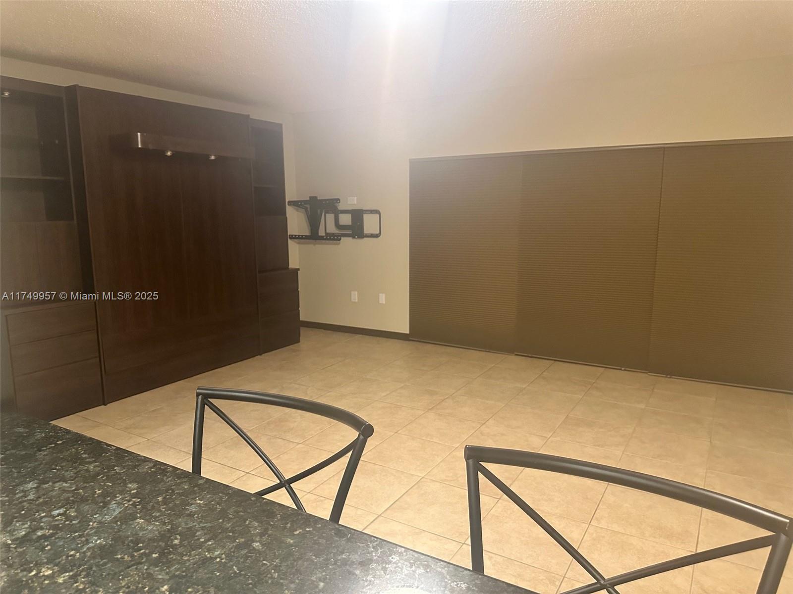 1965 S Ocean Dr # 11J