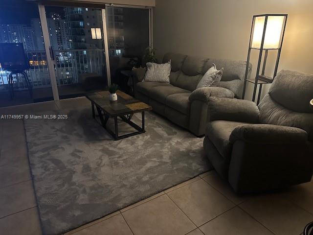 1965 S Ocean Dr # 11J