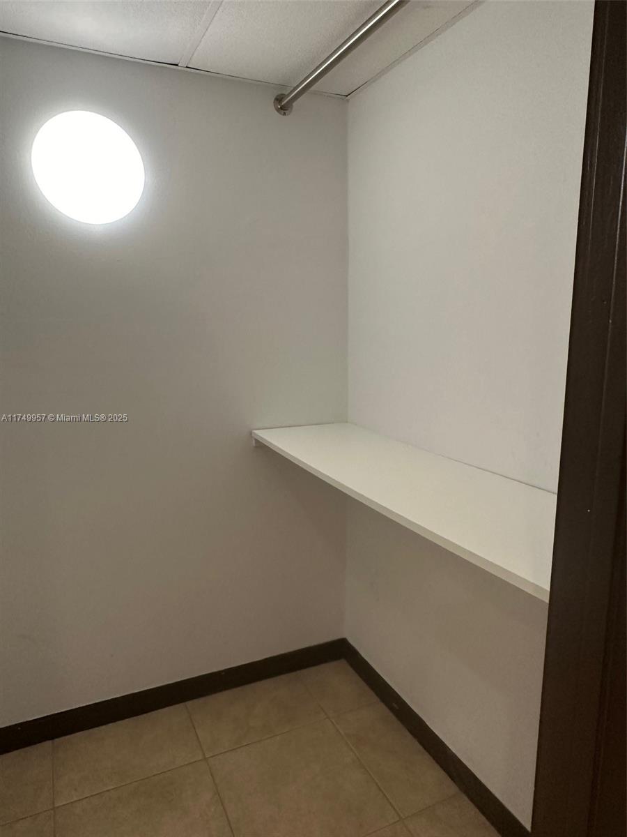 1965 S Ocean Dr # 11J