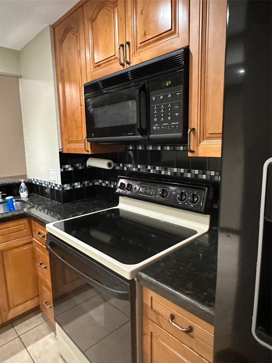 1965 S Ocean Dr # 11J