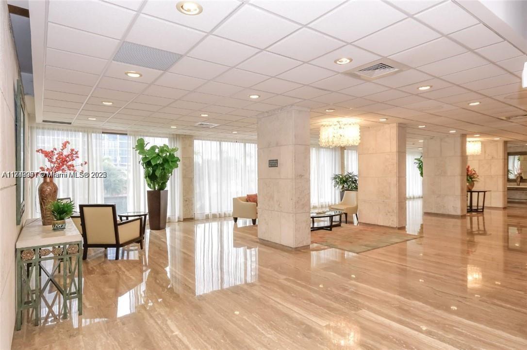 1965 S Ocean Dr # 11J