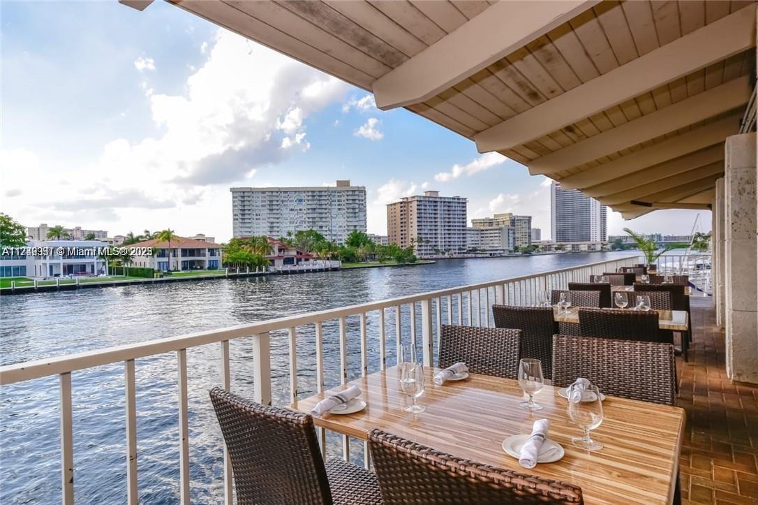 1965 S Ocean Dr # 11J