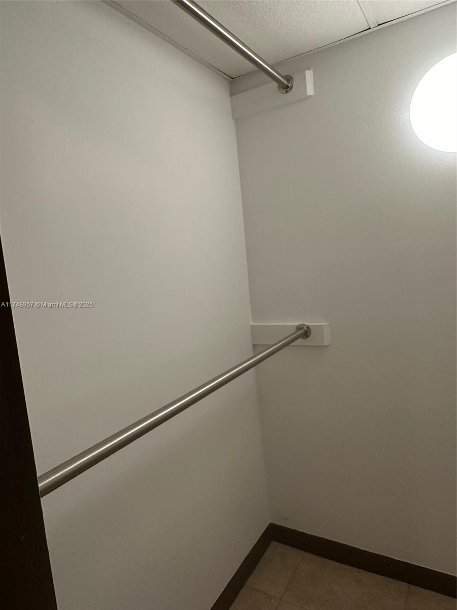 1965 S Ocean Dr # 11J