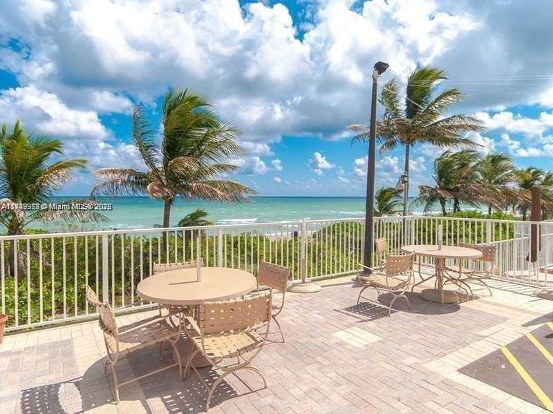 1965 S Ocean Dr # 11J