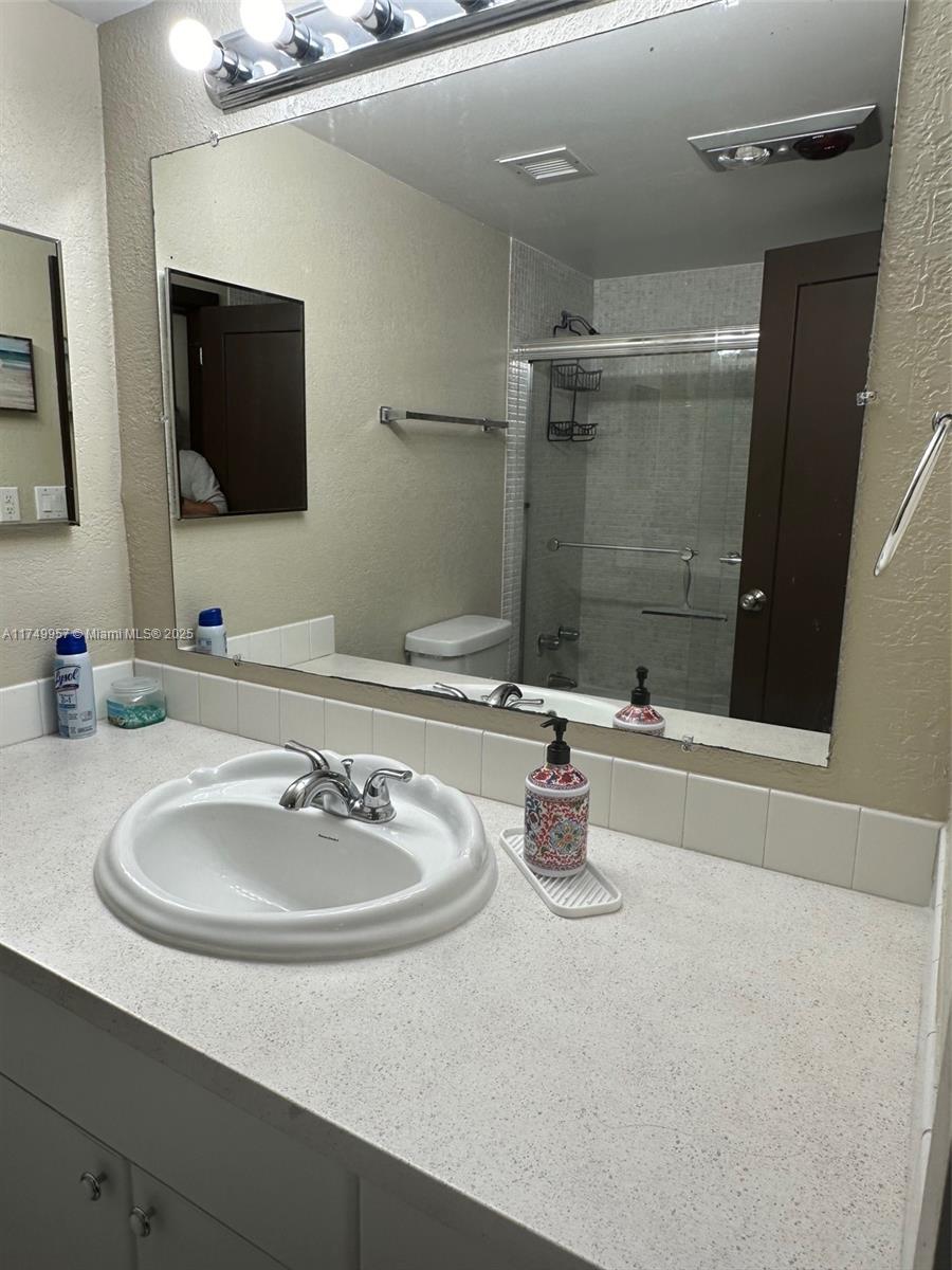 1965 S Ocean Dr # 11J