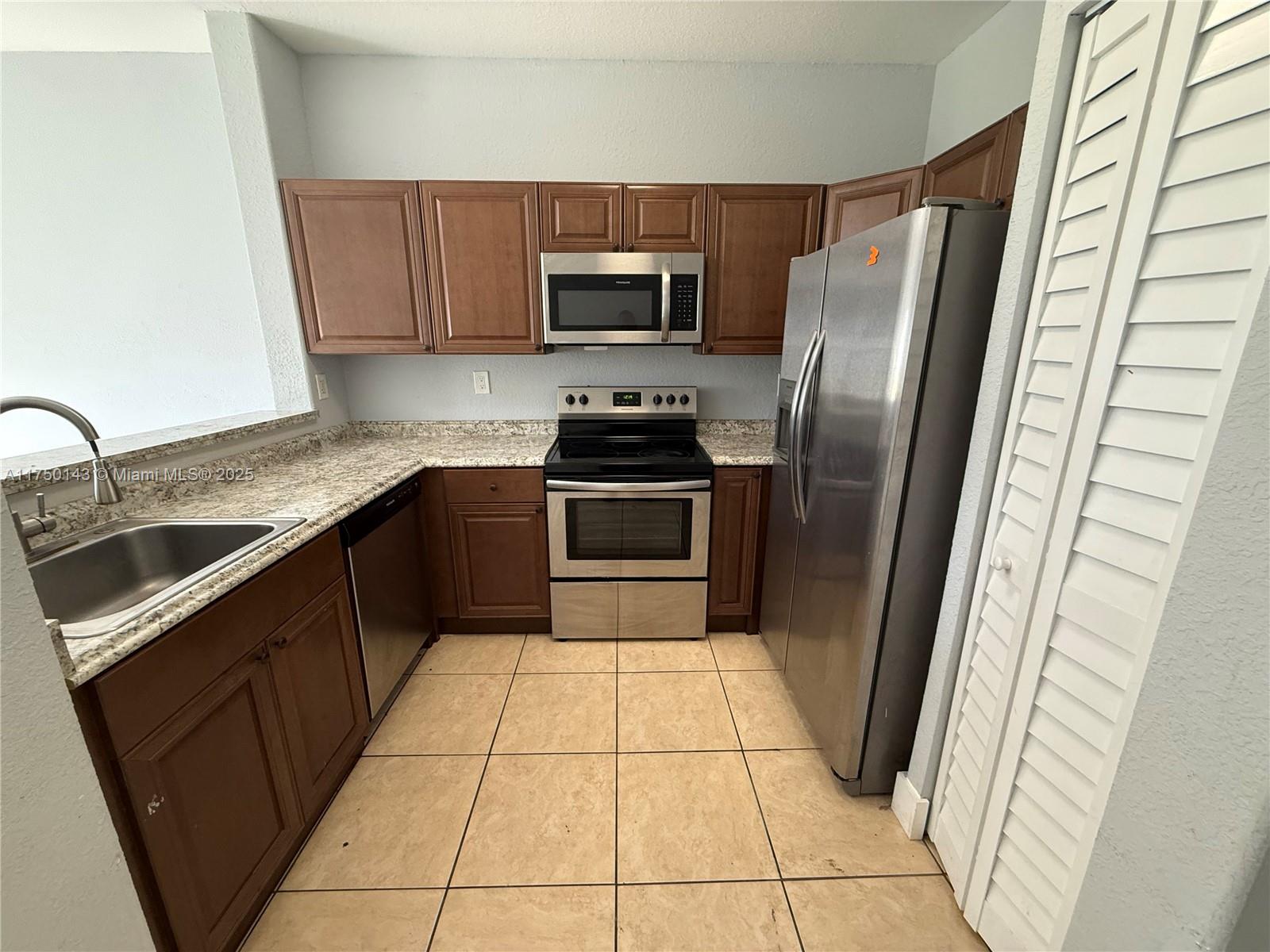 1568 SE 26th St # 101