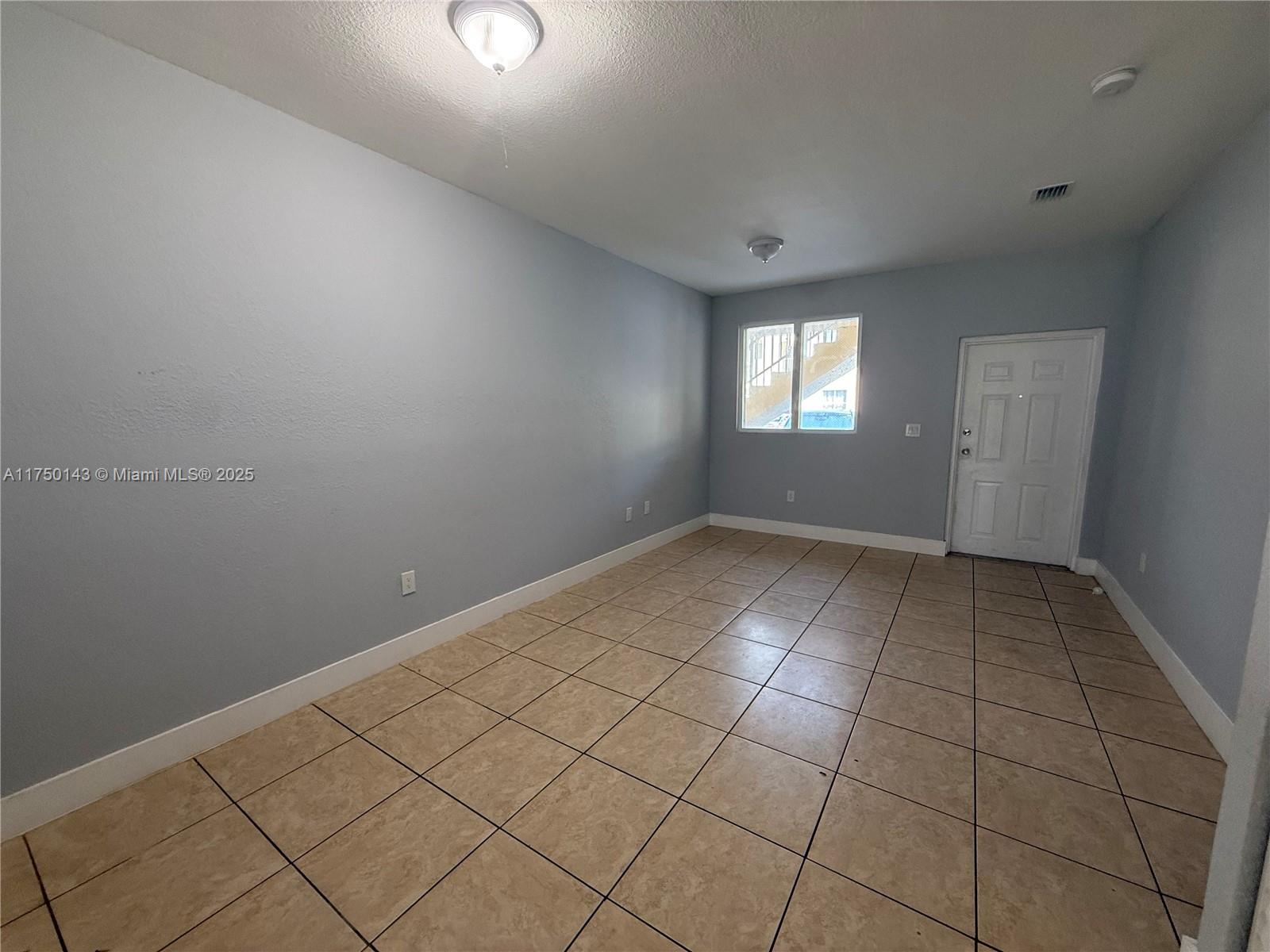 1568 SE 26th St # 101