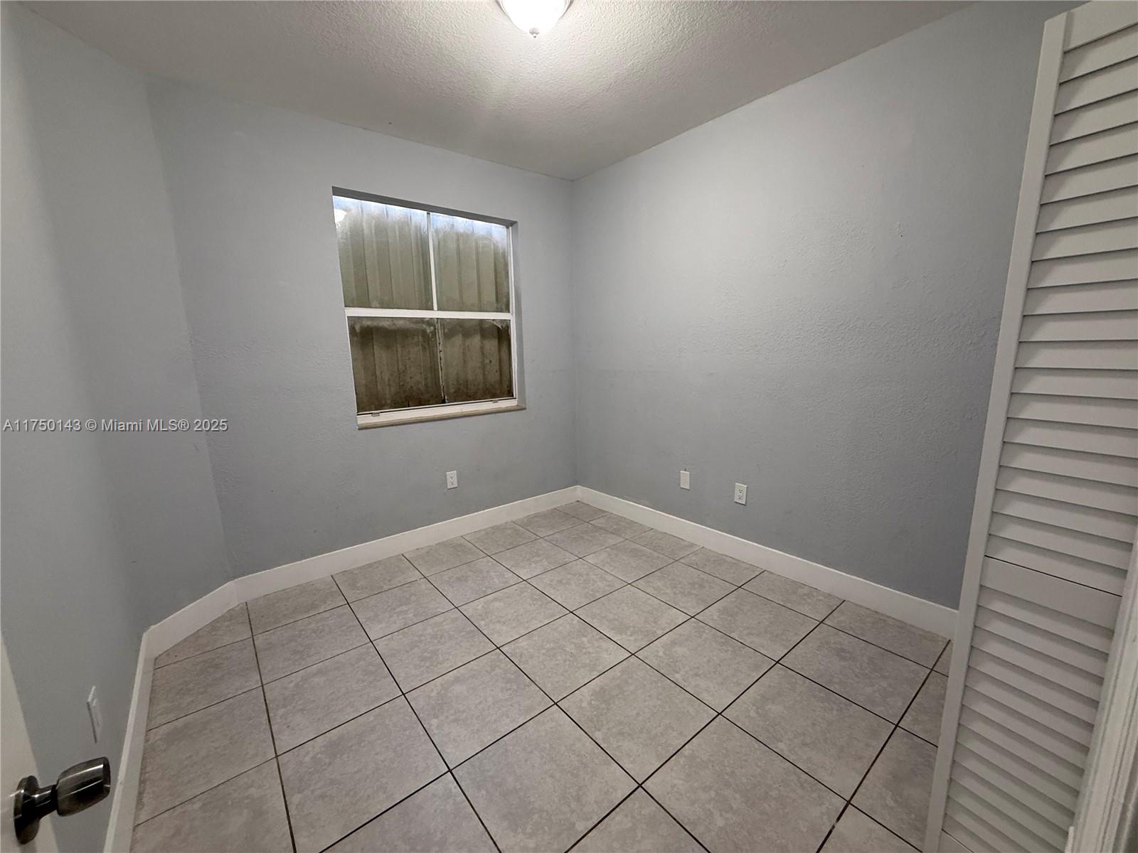 1568 SE 26th St # 101
