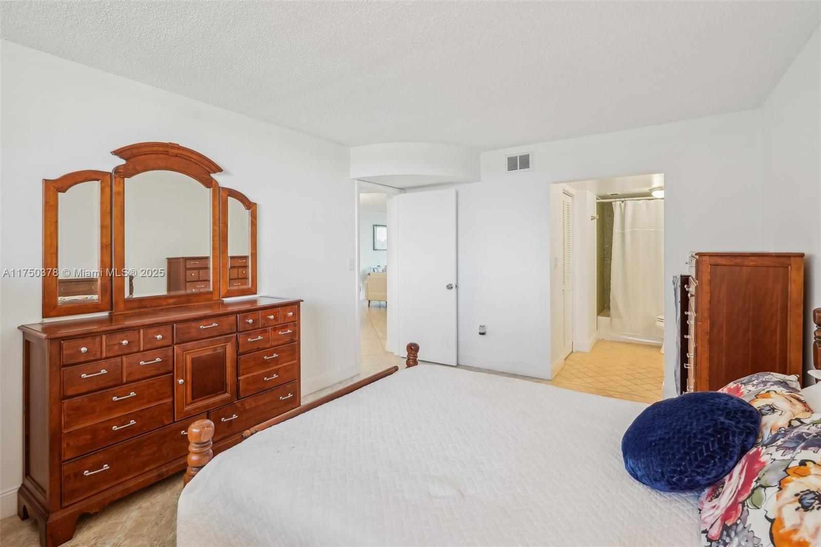 900 Colony Point Cir # 408