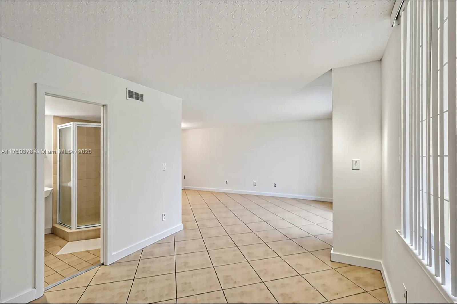 900 Colony Point Cir # 408
