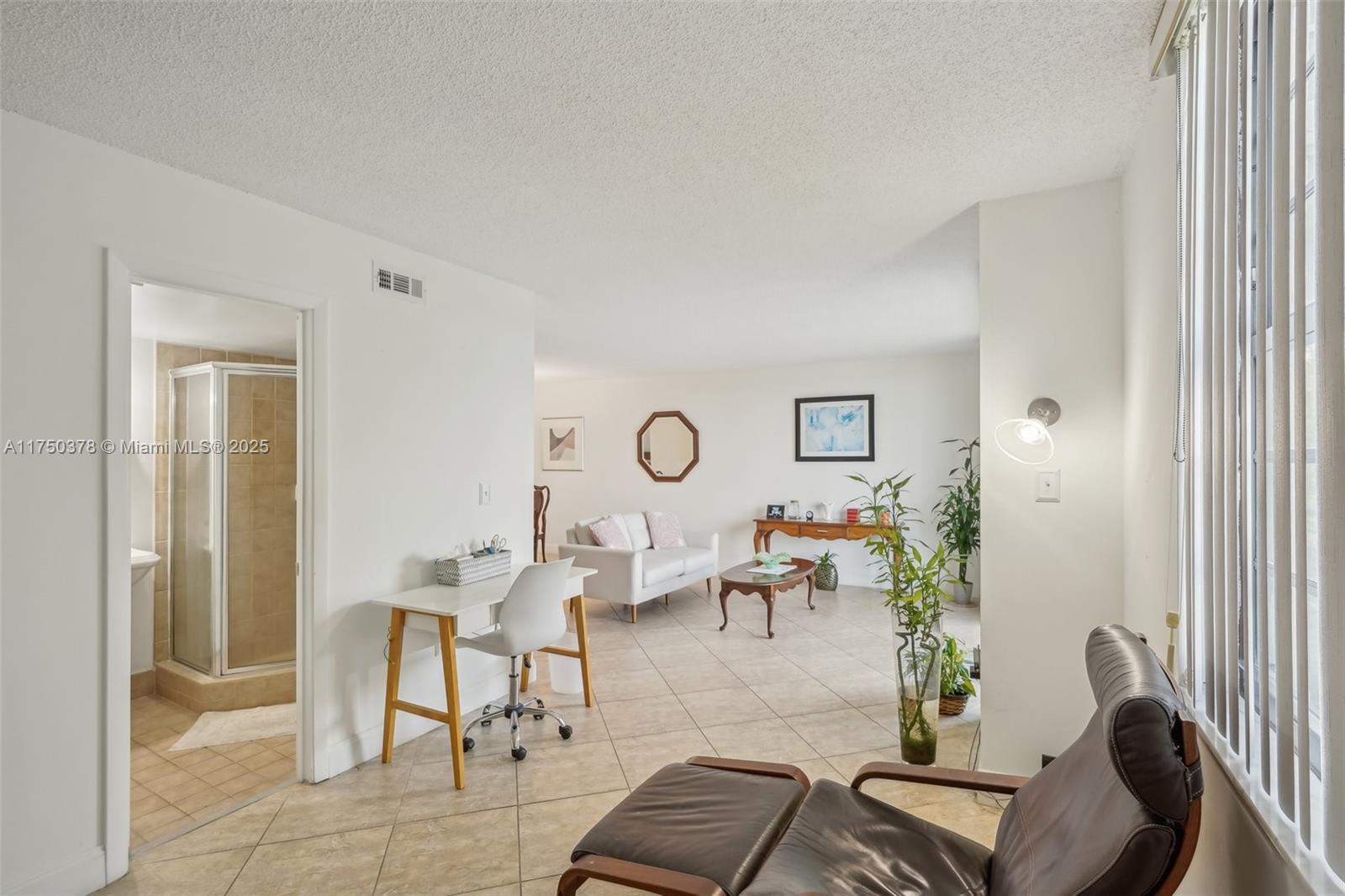900 Colony Point Cir # 408