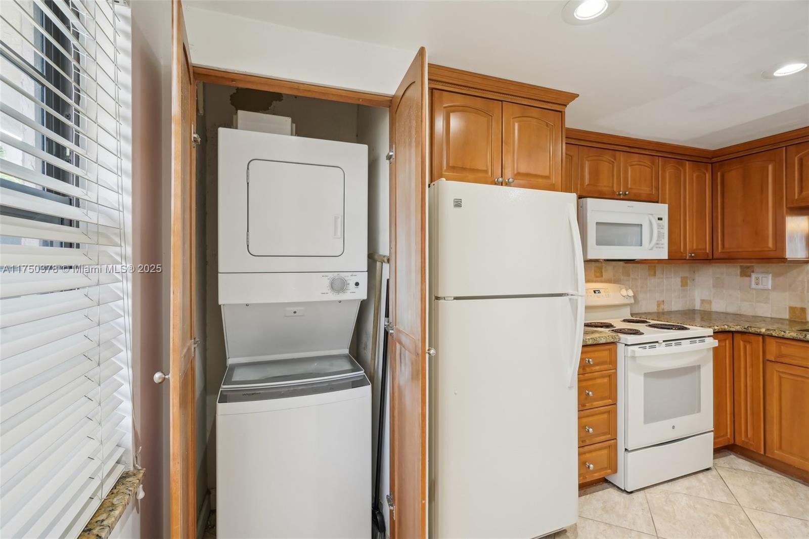 900 Colony Point Cir # 408