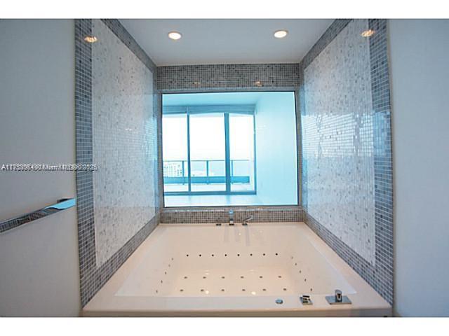 200 Biscayne Boulevard Way # 5103