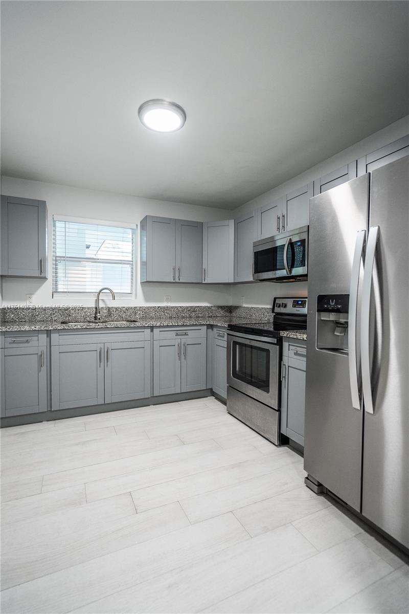 465 NE 59th St # 22