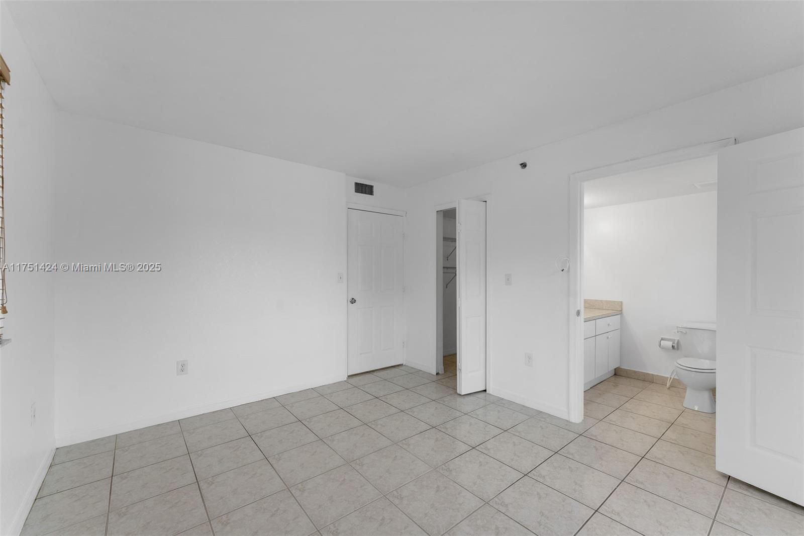 2800 SW 7th St # 201