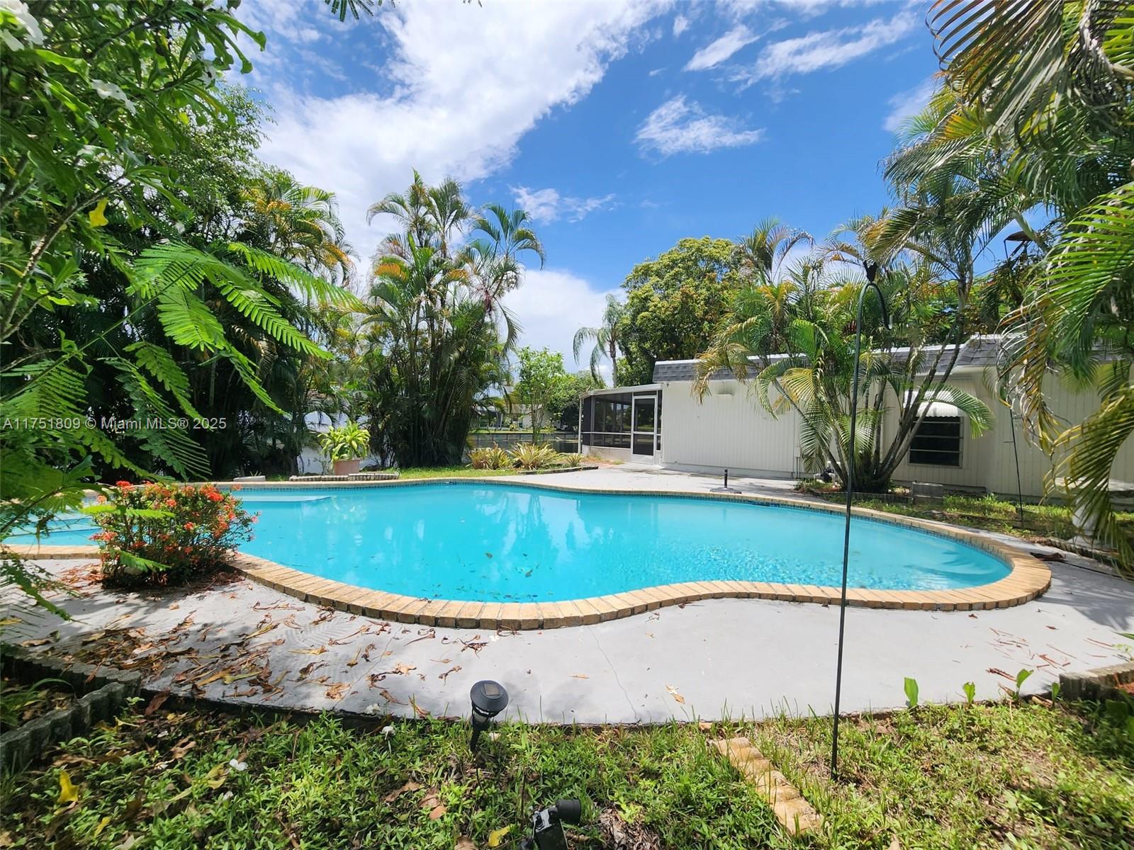 6900 NW 78th St
