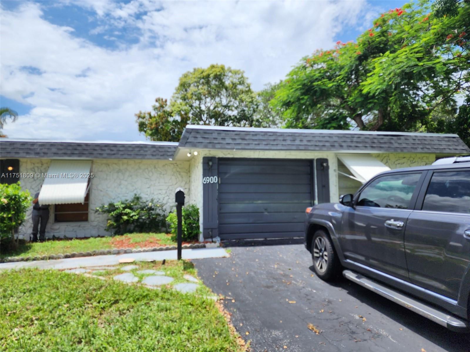 6900 NW 78th St