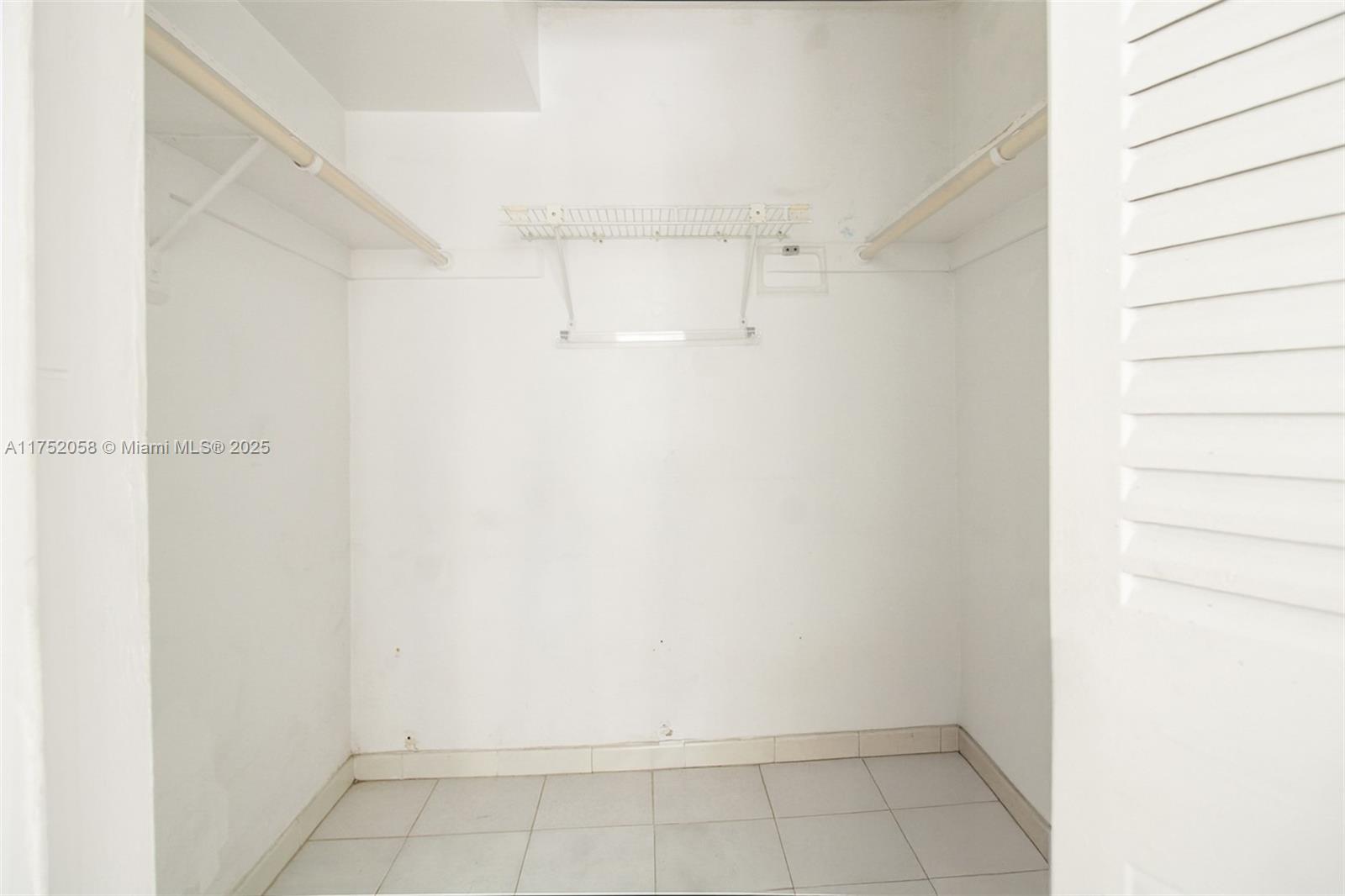 1000 Michigan Ave # 208