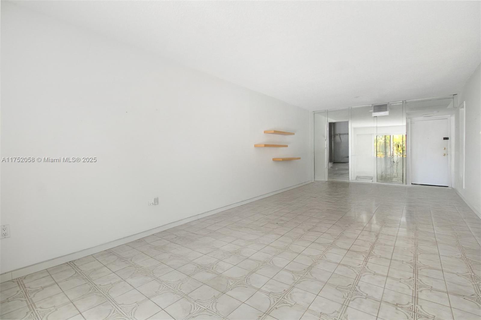 1000 Michigan Ave # 208