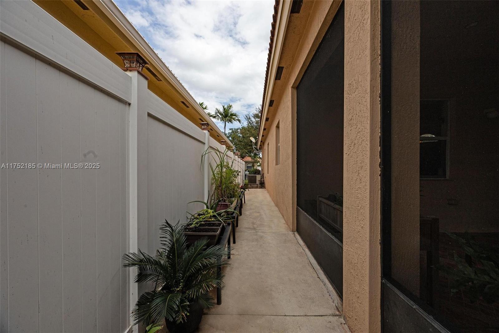 1660 NE 37th Ave