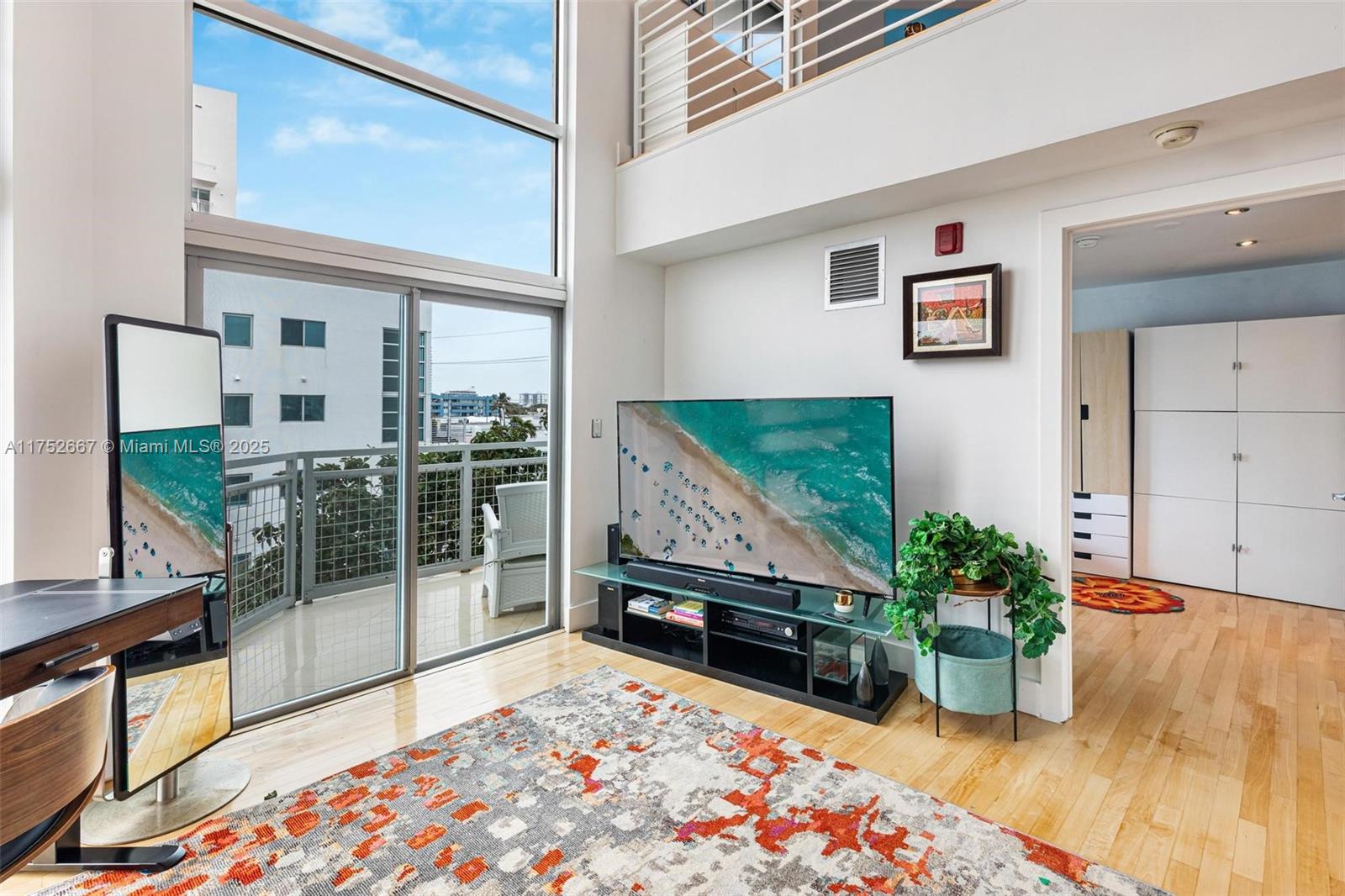 7728 Collins Ave # 16