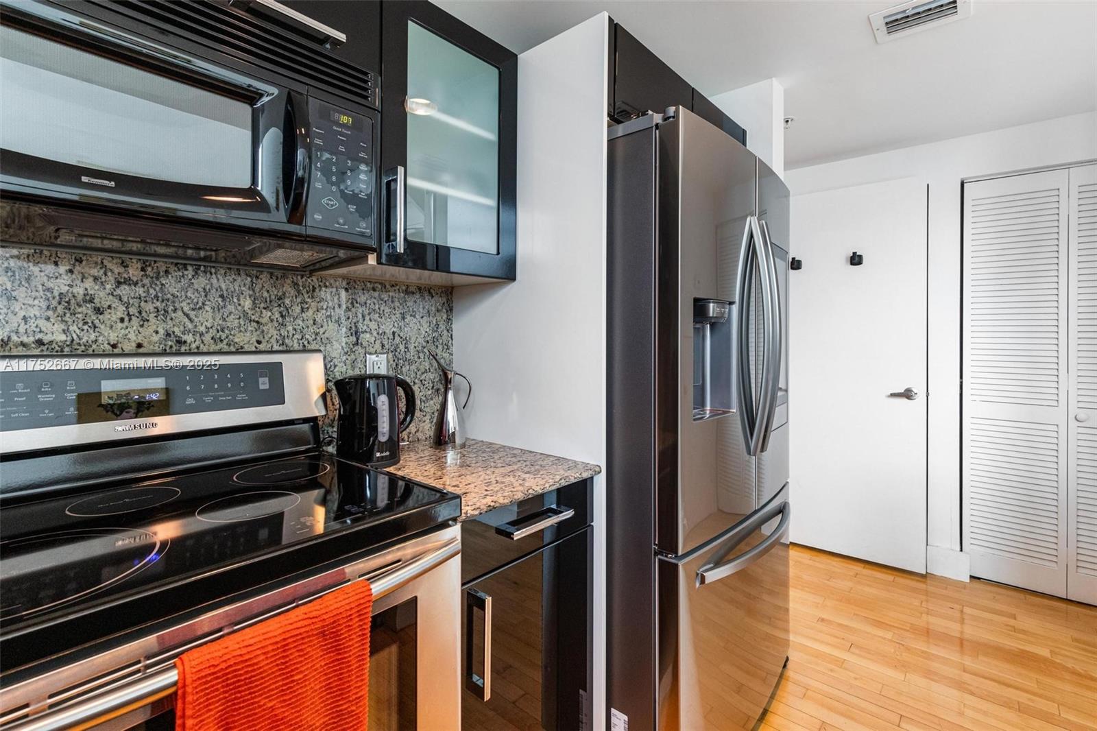 7728 Collins Ave # 16