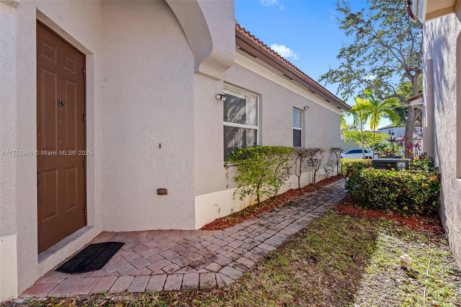 1270 NE 39th Ave