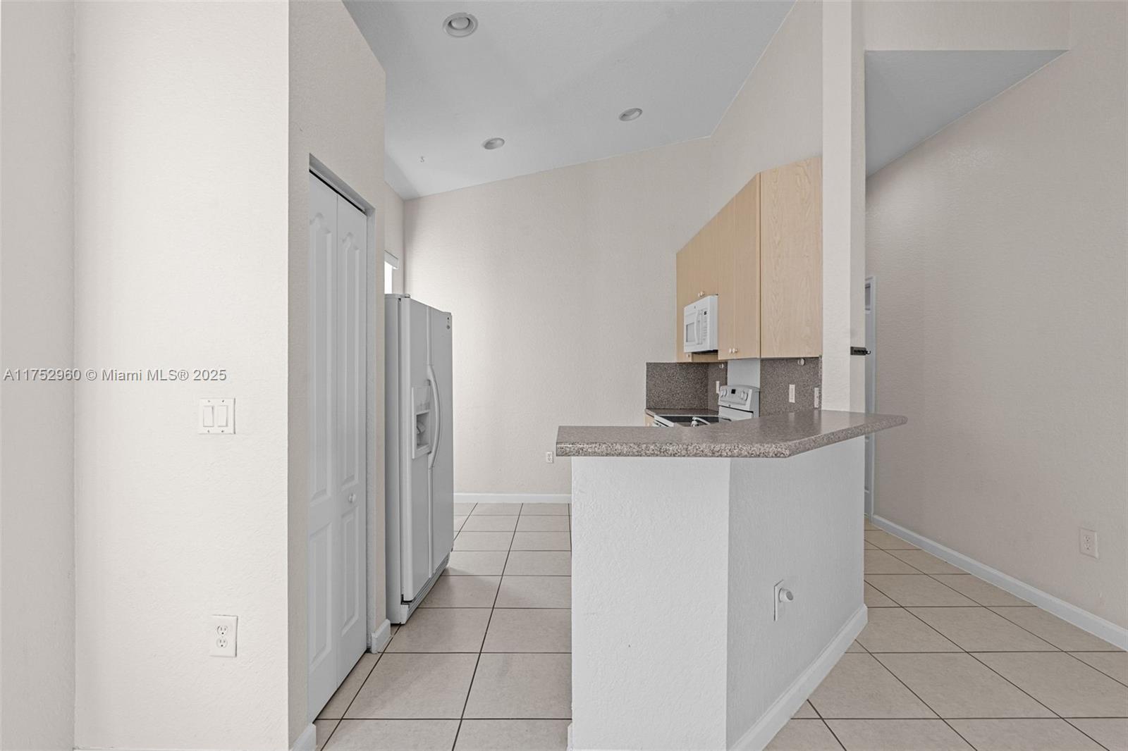 1270 NE 39th Ave