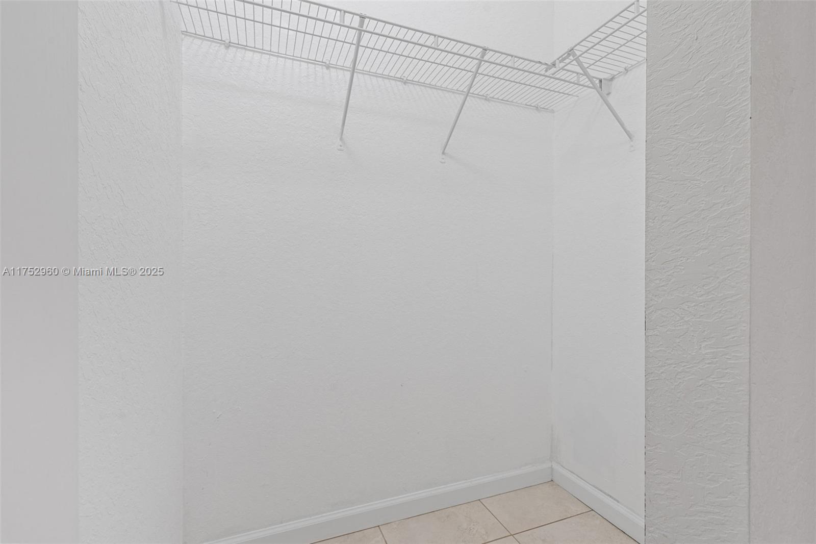 1270 NE 39th Ave